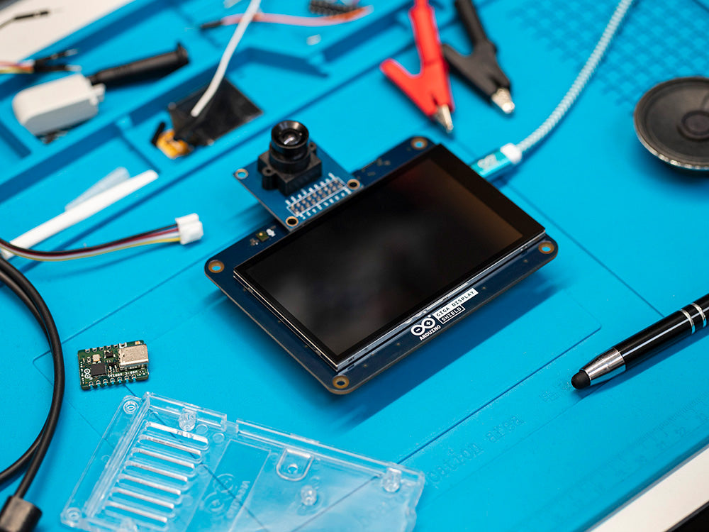 GIGA display shield