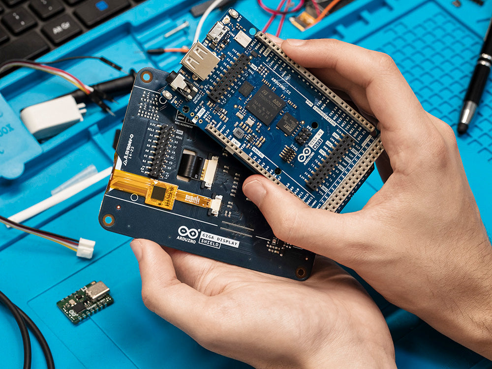 GIGA display shield